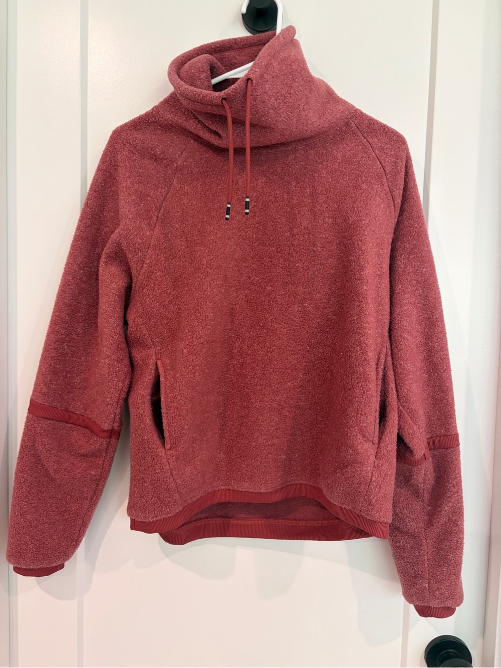 Nike Plush Cowl Neck Pullover Sweatshirt with Pockets - Size Small EUC